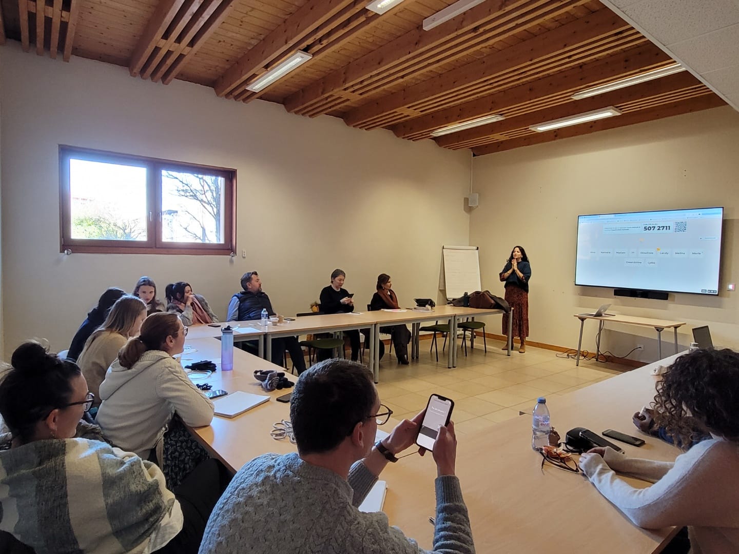 Atelier management intergénérationnel : dépasser les clichés pour construire des pratiques managériales concrètes.
